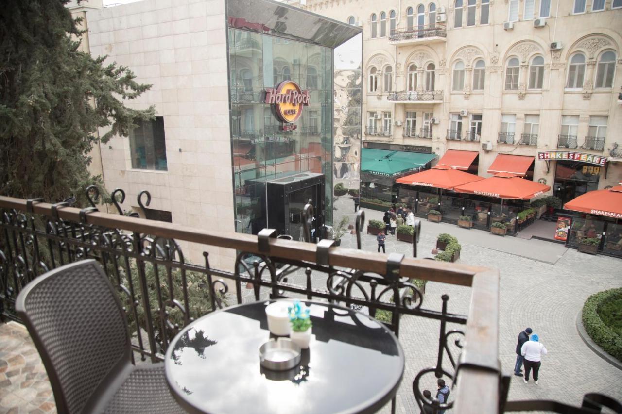 Bristol Hotel Baku Bagian luar foto